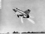 МиГ-21 взлетает с пороховыми ускорителями, которые отбрасываются после взлета.